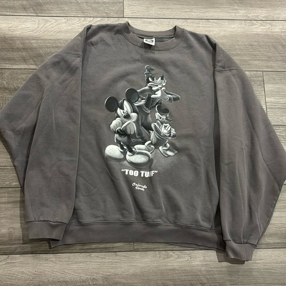 Disneys men’s vintage grey crew neck sweater “too tuff” Orlando Florida size XL